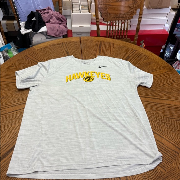 Nike Dri Fit  White Iowa Hawkeyes Men's Tee - Picture 1 of 4
